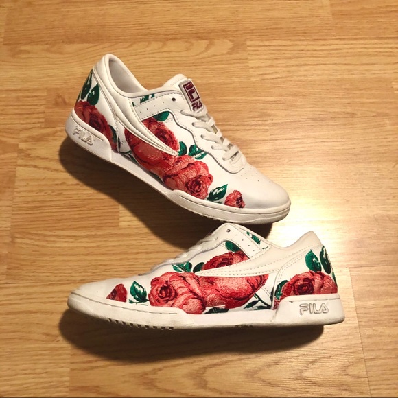 rose embroidered shoes